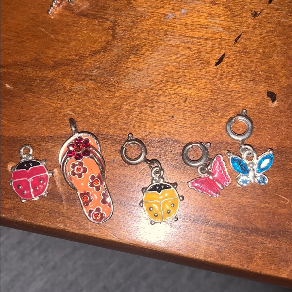 Changeable pendants
